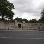 The main entrance to Le Cimetière du Père Lachaise